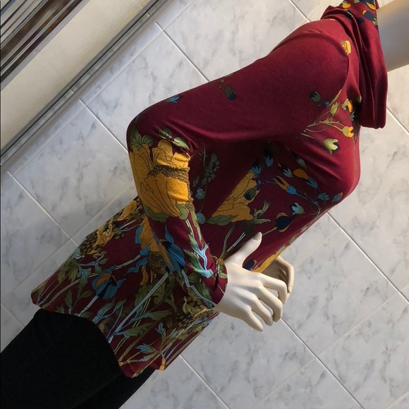 Long sleeve cowl neck floral print tunic top. - Picture 6 of 7